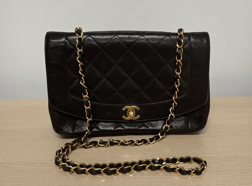 CHANELチェーンショルダーバック