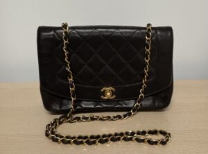 CHANELチェーンショルダーバック