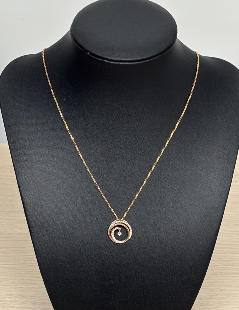 ネックレス　K10ダイヤ